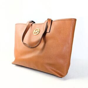 Pre-loved Michael Kors Jet Set Medium Tote Bag